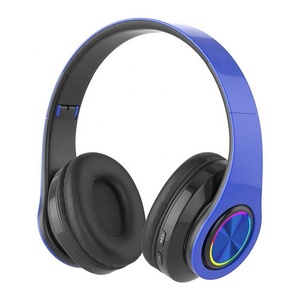 Casque audio supra-auriculaire pour étudiants avec lumière RGB clignotante, <span class=keywords><strong>3</strong></span>-en-1 sans fil et filaire, avec lecteur de carte, léger et confortable - Product Image 3