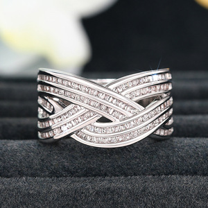 Anello Intrecciato a Linee Incrociate per Donne, Elegante Gioiello da Dito alla Moda - Product Image 5