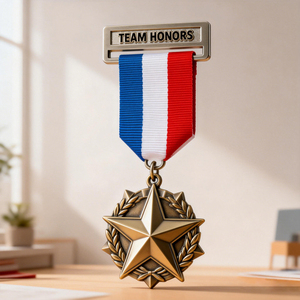 Vibrantes Placas de Maratón Personalizadas Chapadas en Oro con Cinta para el Cuello para Campeones de Carreras - Product Image 1