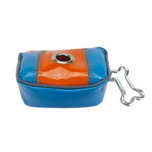 Distributeur de sacs à déjections canines portable, couleur orange, en cuir miroir avec mousqueton pour utilisation en extérieur - Product Image 2