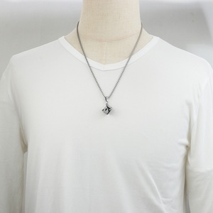 Yunnique – pendentif en forme de dés en acier inoxydable avec motif étoile, chaîne de 60 cm, collier à la mode pour hommes, style punk géométrique - Product Image 4