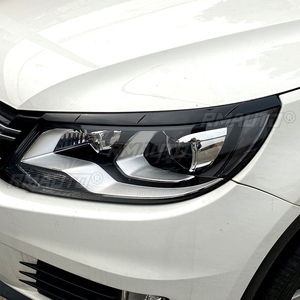 ฝาครอบตกแต่งไฟหน้ารถยนต์ 2 ชิ้น สำหรับ Volkswagen Tiguan MK1 2011-2016 สติ๊กเกอร์ตกแต่งไฟหน้ารถยนต์ - Product Image 4