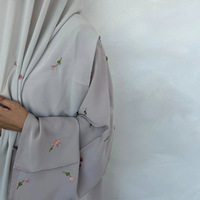 Vente en gros Abaya XXL en mousseline pour femmes élégante robe musulmane faite à la main avec broderie de fleurs ouverte Hijab-2 pièce vêtements islamiques
