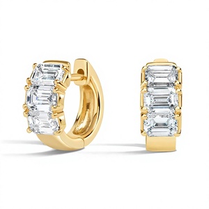 Boucles d'oreilles créoles de luxe et élégantes plaquées or 18K 14K avec diamants taille émeraude, boucles d'oreilles Huggie à 3 pierres de diamant, bijoux de déclaration pour femme - Product Image 1