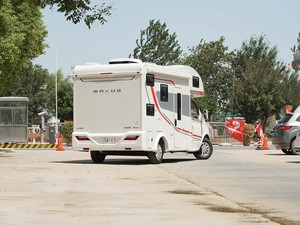 Super Offre 2021 SAIC Maxus V80 RV 2.0T Living Home Traveler Confort Classe B <span class=keywords><strong>Camping</strong></span>-<span class=keywords><strong>car</strong></span> avec lit horizontal - Product Image 4