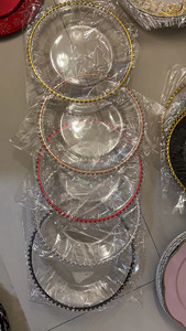 Assiettes de présentation rondes en plastique transparent avec bordure dorée de 13 pouces, assiettes de présentation pour dîner, assiettes de présentation dorées à perles - Product Image 4