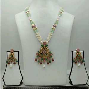 Elegante Conjunto de Collar con Colgante en Tono Dorado con Cuentas Verde Menta, Piedras Rosa Verde, Hilos de Perlas, Joyería Étnica para Novia - Product Image 1