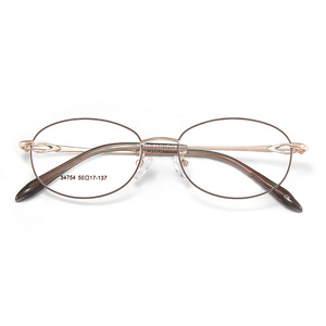 Montures de lunettes rondes élégantes en titane pour femmes 34754 Gris thé au lait Or rose Monture complète Résistantes à la corrosion - Product Image 2