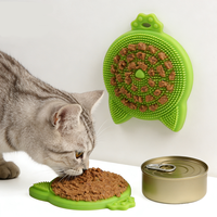 Couvre-boîte multifonction en silicone de qualité alimentaire pour animaux de compagnie avec brosse, cuillère et grattoir pour boîte de nourriture humide pour chat et chien