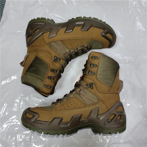 Bottes de travail tactiques TSB08 en daim marron camouflage, mi-hautes, avec maille personnalisée et semelle robuste pour la randonnée et la patrouille - Product Image 1