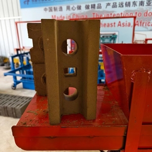 Macchina per fabbricare mattoni di argilla con motore Diesel - Product Image 5