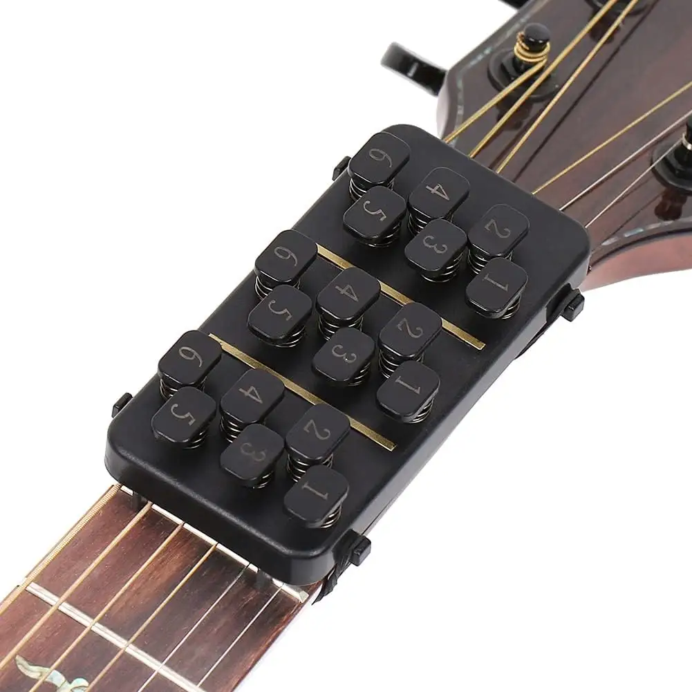 ギターコードトレーナーツール学習システムアシストフィンガーティーチングエイドは、使いやすい最もフルサイズのアコースティックギターに適合します