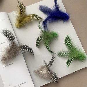 Plumas <span class=keywords><strong>de</strong></span> Gallina Teñidas Naturalmente en Varios Colores, <span class=keywords><strong>Venta</strong></span> al Por Mayor a Precio Económico, para Sombrerería, Decoración y Atado <span class=keywords><strong>de</strong></span> Moscas - Product Image 5