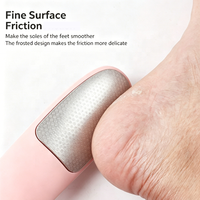 Râpe à pieds double face en acier inoxydable pour l'élimination des callosités, outil professionnel de pédicure pour éliminer les peaux mortes et lisser la peau