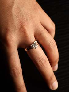 แหวนเพชรคุณภาพสูงที่เพาะเลี้ยงในห้องปฏิบัติการ ตัวเรือนทองคำแท้ 14K 18K ได้รับการรับรองจาก IGI รูปทรงเจียระไนอย่างดีเยี่ยม พร้อมดีไซน์ที่โดดเด่น - Product Image 6