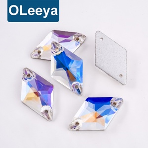 OLeeya Strass en verre à coudre en gros, couleur clair de lune, forme losange, cristaux de décoration pour maillots de bain, justaucorps et robes - Product Image 1