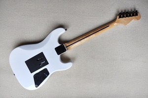 Chitarra Elettrica Flyoung Bianca per Mancini, Manico in Acero, Hardware Nero, Ponte Floyd Rose, Prezzo Conveniente - Product Image 4