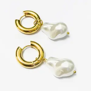 Yiwu DAICY mode bijoux perle boucles d'oreilles femmes boucle d'oreille et boucle luxe 18k plaqué or en acier inoxydable pour cadeau de déesse