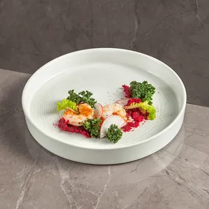 2024 रचनात्मक उखड़े रिम वाजिला टेमवेयर होटल रेस्तरां सफेद क्रॉकरी कटोरे व्यंजन गोल साफ लाइन पोसिलिन सूप प्लेट
