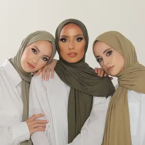 Hochwertiger Jersey Hijab Plain Muslim Schal Einfarbig Stretchy Soft Turban Head Wraps Schal Lieferant