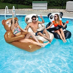 Flotteur géant en PVC en forme de panda pour adultes MAKE WAVES, pour s'amuser dans l'eau et se détendre en toute joie - Product Image 6