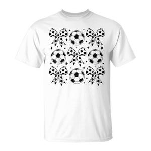 T-shirt Coquette Bow avec motif de ballons de football et de nœuds pour les fans et les joueurs - Product Image 1
