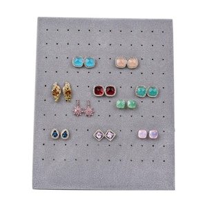 <span class=keywords><strong>Porte</strong></span>-<span class=keywords><strong>boucle</strong></span> <span class=keywords><strong>d</strong></span>'<span class=keywords><strong>oreille</strong></span> de haute qualité présentoir de bijoux en velours gris présentoir de bijoux de fabrication à la main - Product Image 4