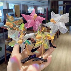 Pinza para el pelo de plástico giratoria con lentejuelas y diseño de molino de viento láser estilo TikTok, bonita, dulce y adorable, para decoración - Product Image 1