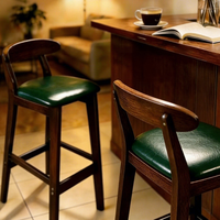 Tabouret de bar en bois massif à haut dossier, usage commercial et domestique, design moderne, pivotant, hauteur réglable, mobilier de bar