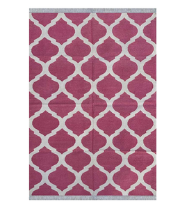 Tapis de sol géométrique contemporain Fusion de coton avec motifs superposés en laine et jute ajoutant dimension et texture - Product Image 1