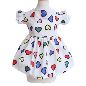 Robe mignonne à imprimé cœur et manches courtes, adaptée aux chats et aux chiens, parfaite pour toutes les saisons. Conception sans manches pour animaux de compagnie - Product Image 4