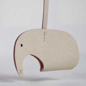 Lovely PU Leather Elephant Bag Charm <b>Cute</b> Animal Pendant <b>Keyring</b> Backpack Decoration Fashion Business Portable Embossed Keychain - Product Image 4