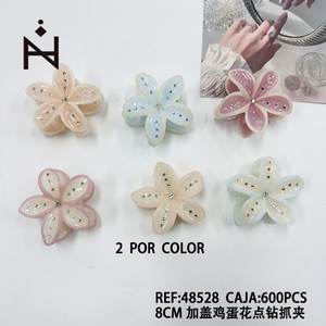 Fermagli per capelli Tz Flower da 8 cm in plastica, stile dolce con strass, per uso quotidiano da donna - Product Image 3