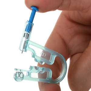Bonne vente boucles d'oreilles Piercing Stud paquet d'une seule pièce <span class=keywords><strong>oreille</strong></span> Piercing <span class=keywords><strong>pistolet</strong></span> stérilisé <span class=keywords><strong>jetable</strong></span> boucle d'<span class=keywords><strong>oreille</strong></span> <span class=keywords><strong>pistolet</strong></span> piercing unité outils - Product Image 1