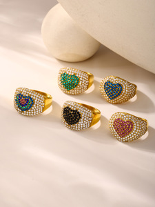 Anillo de Amor Multicolor con Diamantes de Circonio 5A, Acero de Titanio con Baño de Oro de 18k, Resistente a la Decoloración - Product Image 2