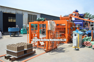 Macchina per la Produzione di Blocchi QT4-15 Completamente Automatica per la Fabbricazione di Mattoni in Zambia - Product Image 2