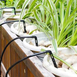 Arroseur goutte-à-goutte bleu flexible pour l'irrigation des plantes, des plantes en pot, des fleurs et des arbres fruitiers - Product Image 4