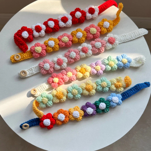 Collier-laisse <span class=keywords><strong>en</strong></span> tricot ajustable fait main <span class=keywords><strong>en</strong></span> laine au crochet avec fleur pour chats et petits chiens – Adorable collier de Noël - Product Image 1