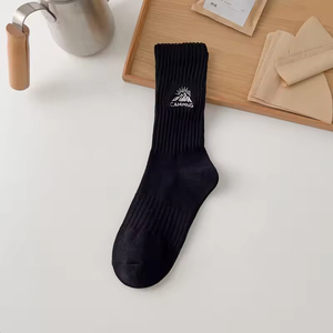 Chaussettes en coton avec logo brodé en usine, chaussettes brodées personnalisables, haute qualité, vente en gros - Product Image 5