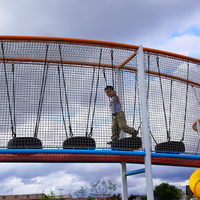 Équipement de terrain de jeu en corde tressée pour l'extérieur avec des plateformes suspendues pour les parcs d'aventure et les stations balnéaires pour enfants