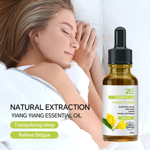 Aceite Esencial de Ylang Ylang Orgánico al por Mayor para Aromaterapia, Fragancia para Velas Aromáticas y Elaboración de Perfumes - Product Image 3