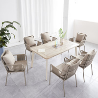 Table et chaise de balcon de jardin Chaise de canne d'extérieur Table et ensemble de trois pièces de loisirs