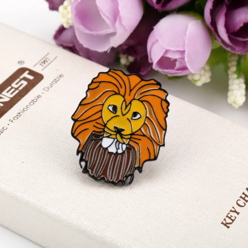 Distintivo di risvolto personalizzato lion club personalizzato con logo in metallo design produttore cinese