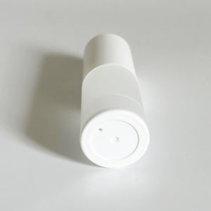 Flacon pompe sans air en <span class=keywords><strong>plastique</strong></span> givré rond personnalisé de 15 ml à 100 ml, flacon sans air en <span class=keywords><strong>plastique</strong></span> pour essence pour les yeux avec bouchon blanc - Product Image 3