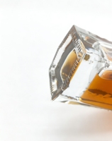 Offre Spéciale – Carafes en Verre Modernes 700ml 750ml à Texture Givrée avec Base Hexagonale en Liège pour Whisky, Vodka, Tequila