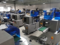 Machine d'emballage alimentaire automatique contrôlée par PLC pour sacs en papier/plastique, haute précision, longue durée de vie