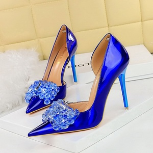 Zapatos de Mujer Azules, de Charol Verde, con Punta Puntiaguda, Adorno de Lazo con Pedrería, Tacones Altos Rojos - Product Image 2
