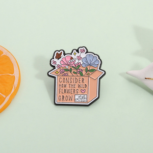 Pin de Esmalte con la Frase 'Consider How the Wild Flowers Grow', Escritura Cristiana de Lucas 12:27, Broche, Insignia de Solapa, Joyería - Product Image 2