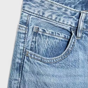 กางเกงยีนส์เดนิมสีน้ำเงินฟอก 100% ผ้าฝ้าย ทรงขากว้าง สไตล์ลำลอง ปักโลโก้ ทอแบบถัก น้ำหนักเบา ระบายอากาศได้ดี ลายการ์ตูนแบบมีรู - Product Image 3