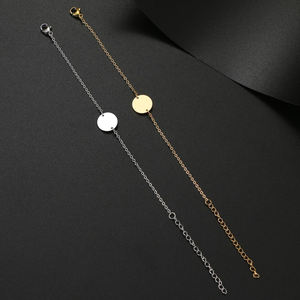 Ciondoli in bianco a forma di fai <span class=keywords><strong>da</strong></span> te in oro placcato oro placcato minimalista in acciaio inossidabile rotondo bracciale ciondolo a forma di moneta per uomo e donna - Product Image 4